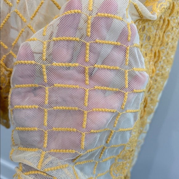Sundance Size L Embroidered Mesh Sheer  Golden LaceTop Yellow Gold - Picture 6 of 9